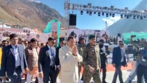 बदरीनाथ धाम: दो दिवसीय सांस्कृतिक महोत्सव में पहुंचे सीएम धामी, पलायन रोकने और स्थानीय विकास पर दिया बल