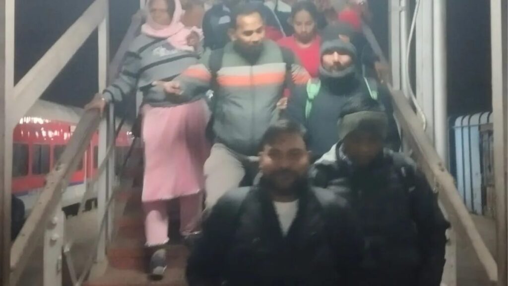 कोहरा और मरम्मत कार्य बना यात्रियों की मुसीबत: देहरादून आने-जाने वाली कई ट्रेनें रद्द