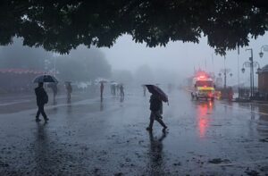 Weather Update: मार्च में ‘मई’ जैसी गर्मी पर लगा ब्रेक; दिल्ली-NCR, यूपी और बिहार में बारिश का अलर्ट, जानें अगले 7 दिनों का हाल