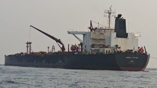 ऊर्जा संकट के बीच भारत की बड़ी कूटनीतिक जीत: चीन जा रहा रूसी तेल टैंकर ‘एक्वा टाइटन’ पहुंचा मंगलुरु
