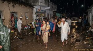 महाराष्ट्र में आसमानी आफत के बीच कांपी धरती: आधी रात को बैक-टू-बैक 4 भूकंपों से दहला मराठवाड़ा, घरों से बाहर भागे लोग